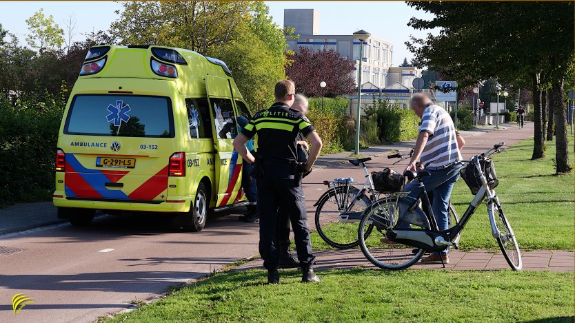 Hoogeveen: fietsster gewond door botsing met scooter